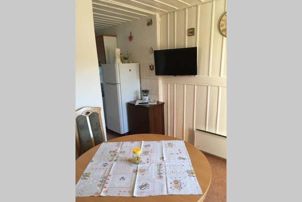 Apartman Knezovic Stari Grad  Exterior foto
